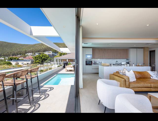 4 BEDROOM APARTMENT TO LET IN FRESNAYE